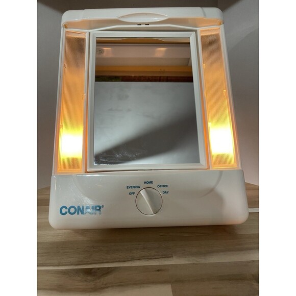 CONAIR Lighted Vanity With 1x & 10x Magnifying Mirrors & 4 Light Settings - Picture 4 of 10
